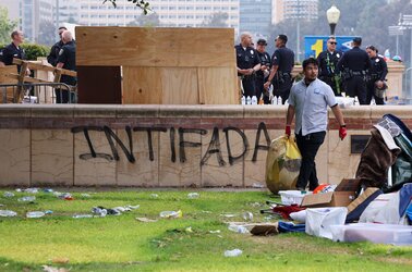 ucla04.jpg ucla04.jpg