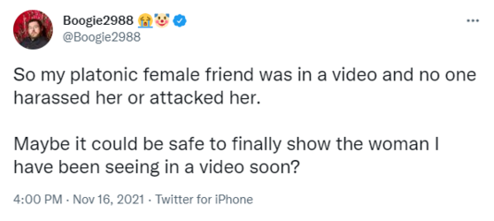 1 Baits showing new girls because he featured her in a recent video.png 1 Baits showing new girls because he featured her in a recent video.png