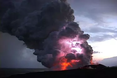 LightningL.webp LightningL.webp