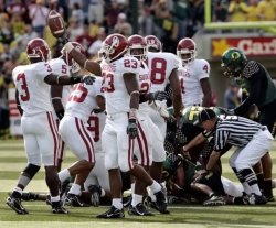 oregongamepatrickholdingtheballxr1c.jpg oregongamepatrickholdingtheballxr1c.jpg