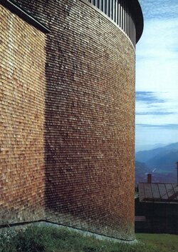 zumthor-9.jpg.foto.rmedium (1).jpg