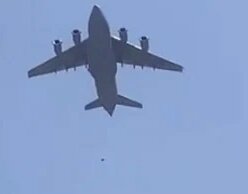4dp3qqno_falling-from-plane-twitter_625x300_16_August_21.jpg