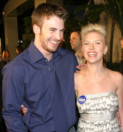 scarlett-chris-prank-3--z.jpg