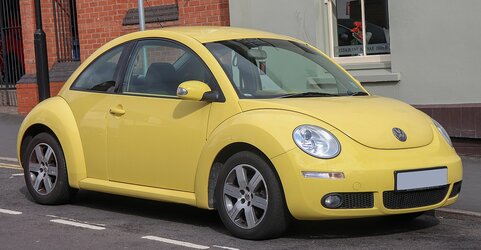 1280px-2006_Volkswagen_New_Beetle_Luna_1.6_Front.jpg