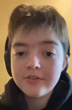 pooner troon.png