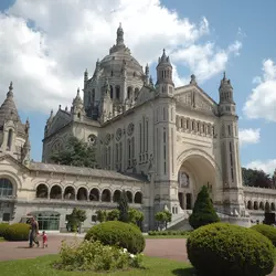 basilique-sainte-thrse-de-lisieux-j-boisard-1200x1200-3597477009.jpg