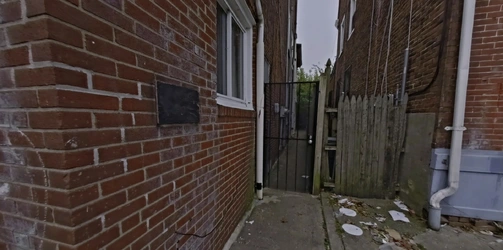 Side gate.jpg