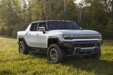 gmc-hummer-ev-debuts-with-3-sec-0-60-mph-350-miles-range-huge-price-tag-150416_1.jpg