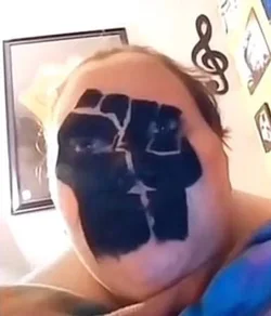 HKqZZMrboAEIp2c.jpeg