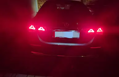 e-class-taillights-v0-3ohppg9xyicf1.jpeg