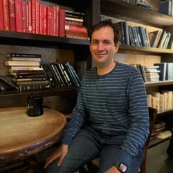 ZOeeWRm3_400x400.jpg