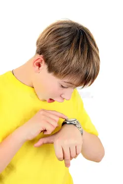 kid-watch-surprised-isolated-white-background-48843225.jpg